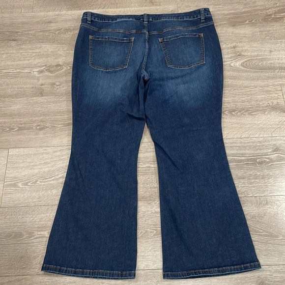 Lane Bryant Low Rise Boot Cut Distressed Patch Denim Jeans 22 Short - Picture 11 of 14